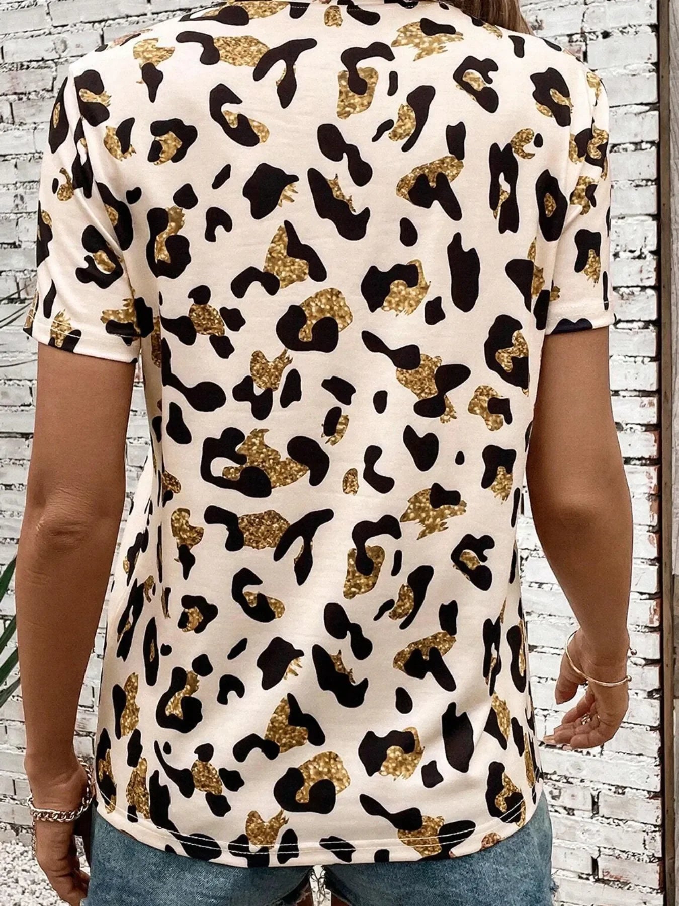 Leopard Print Slightly Stretchy Short Sleeve T Shirt - Southern Shores Clothing