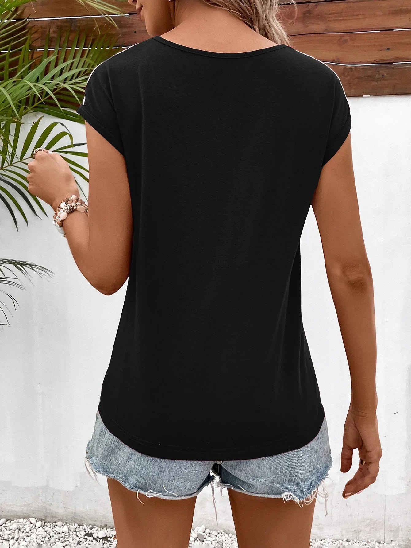 Spliced Lace V-Neck Twisted Hem Tee, Sleeveless Knit Top - Southern Shores Clothing