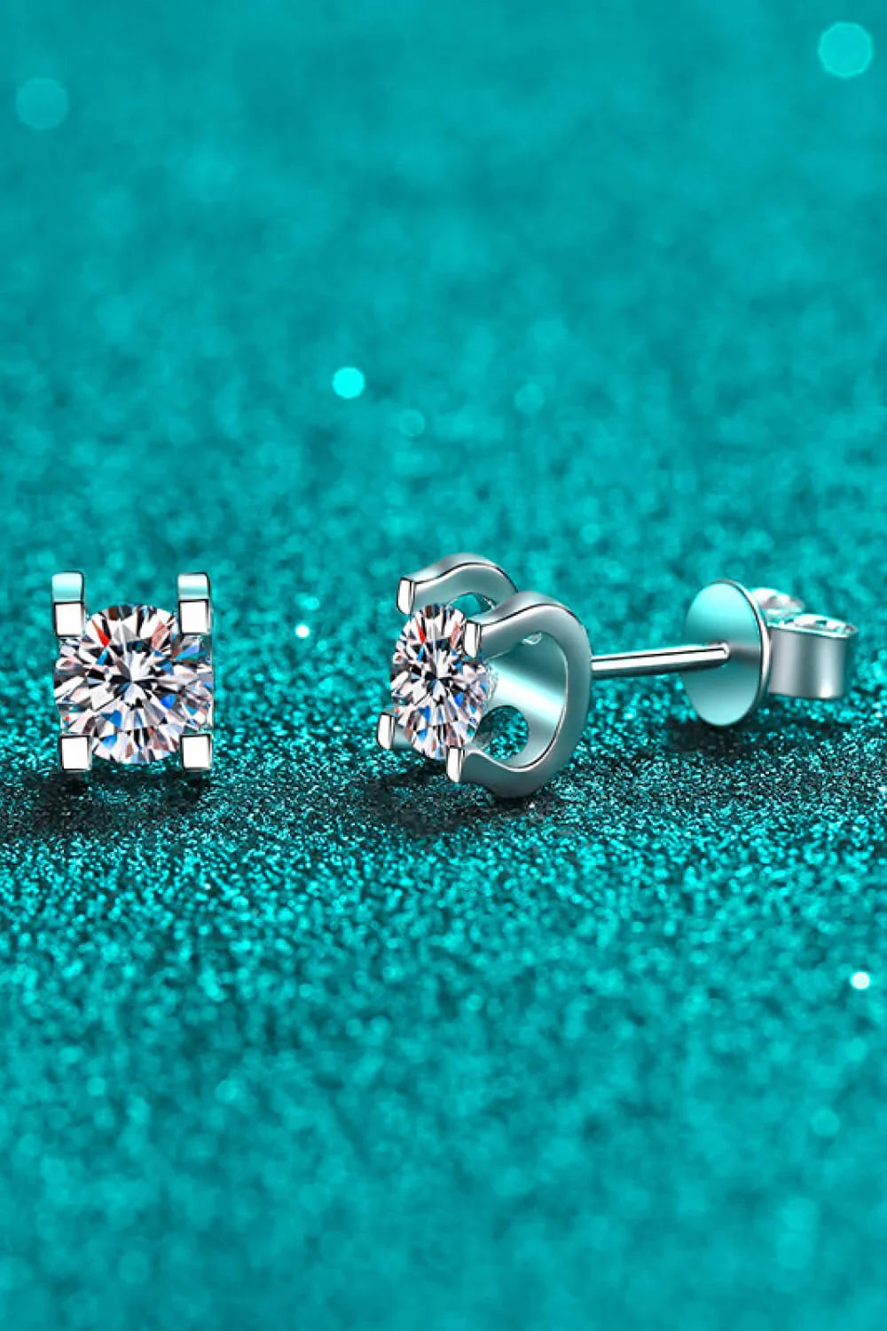 Minimalist 1 Carat Moissanite Stud Earrings - Southern Shores Clothing