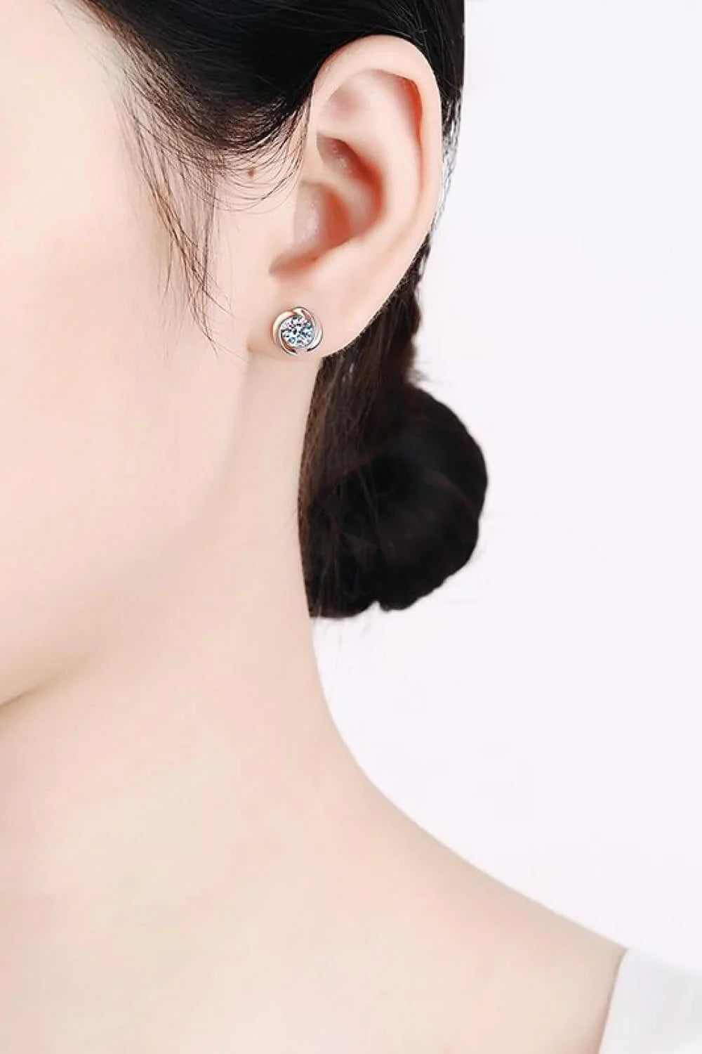 Sterling Silver Minimalist Moissanite Stud Earrings - Southern Shores Clothing
