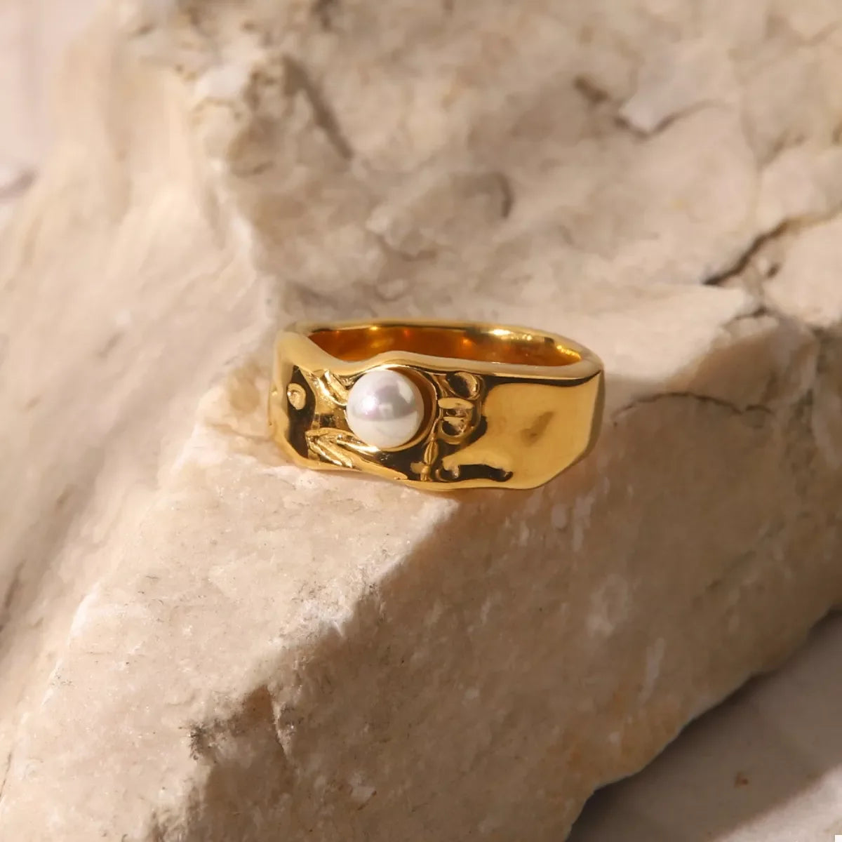 18K-Plated Pearl Ring With Synthetic Pearl And Stainless Steel - Southern Shores Clothing