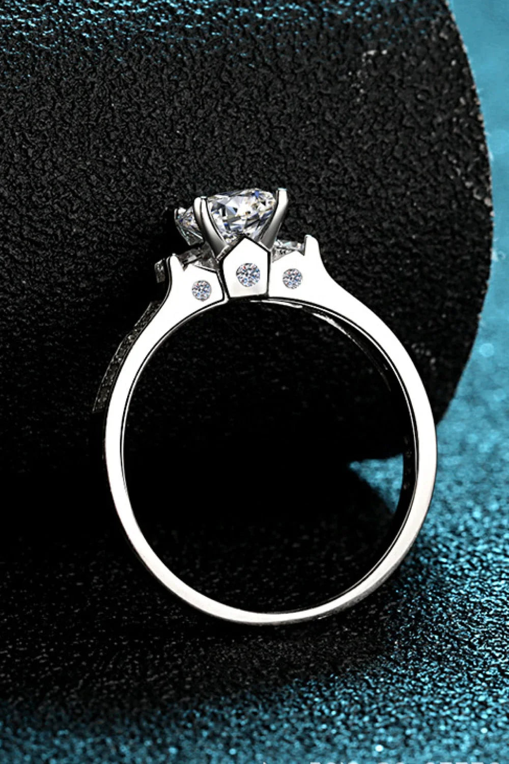 Lucky Charm Minimalist Moissanite Ring 0.8 Carat - Southern Shores Clothing