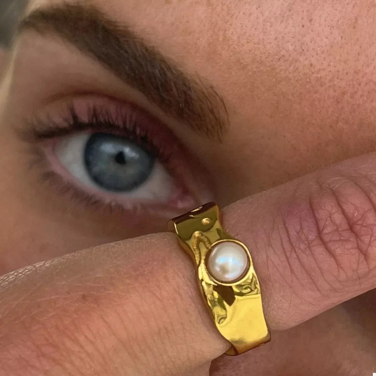 18K-Plated Pearl Ring With Synthetic Pearl And Stainless Steel - Southern Shores Clothing