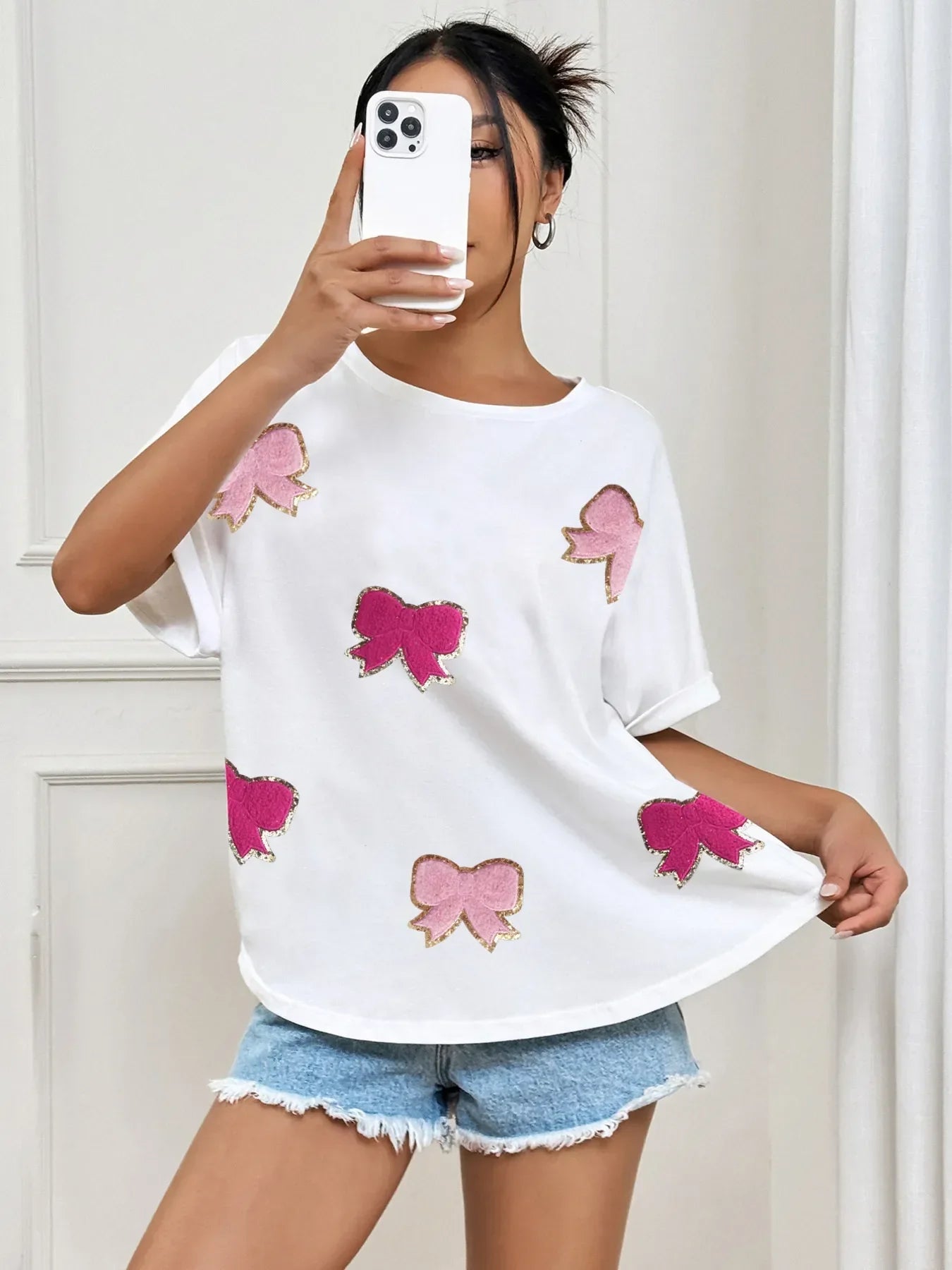 Oversized Bow Round Neck T Shirt With Applique - Southern Shores Clothing