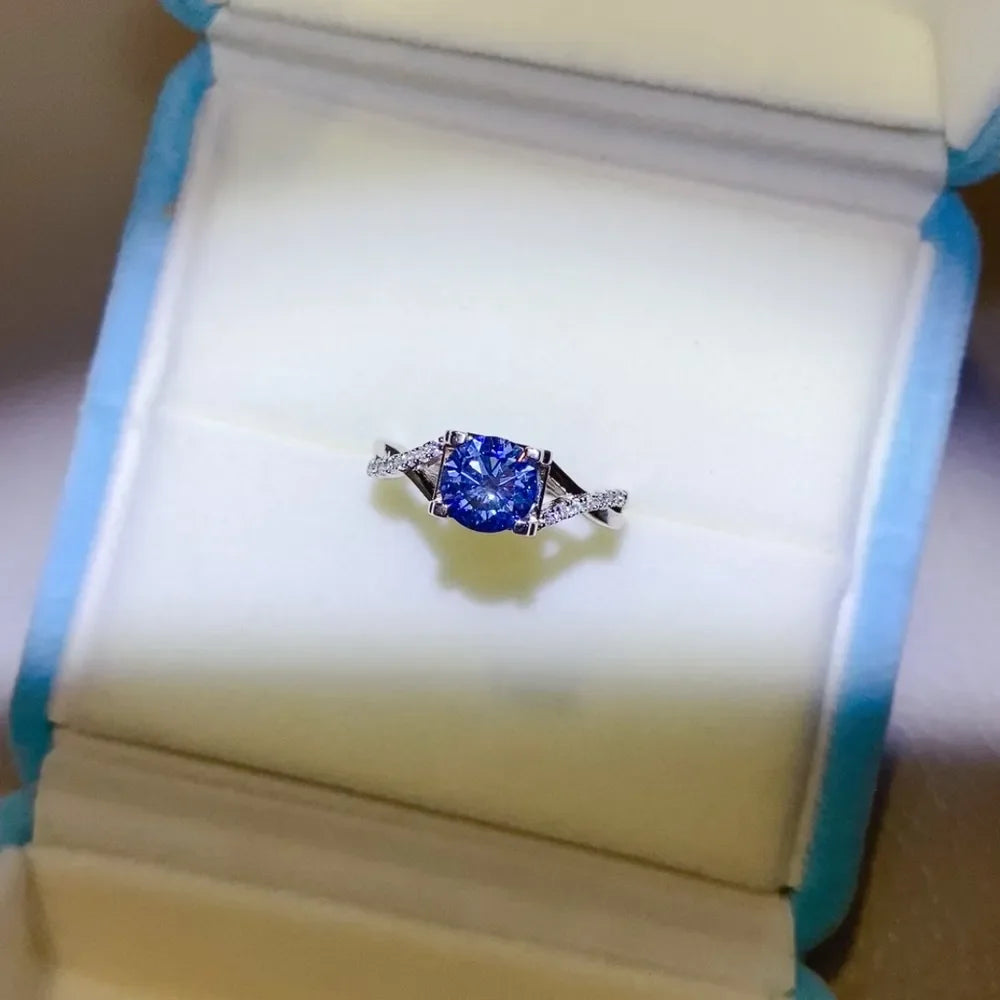 1 Carat Moissanite Crisscross Sterling Silver Ring - Southern Shores Clothing