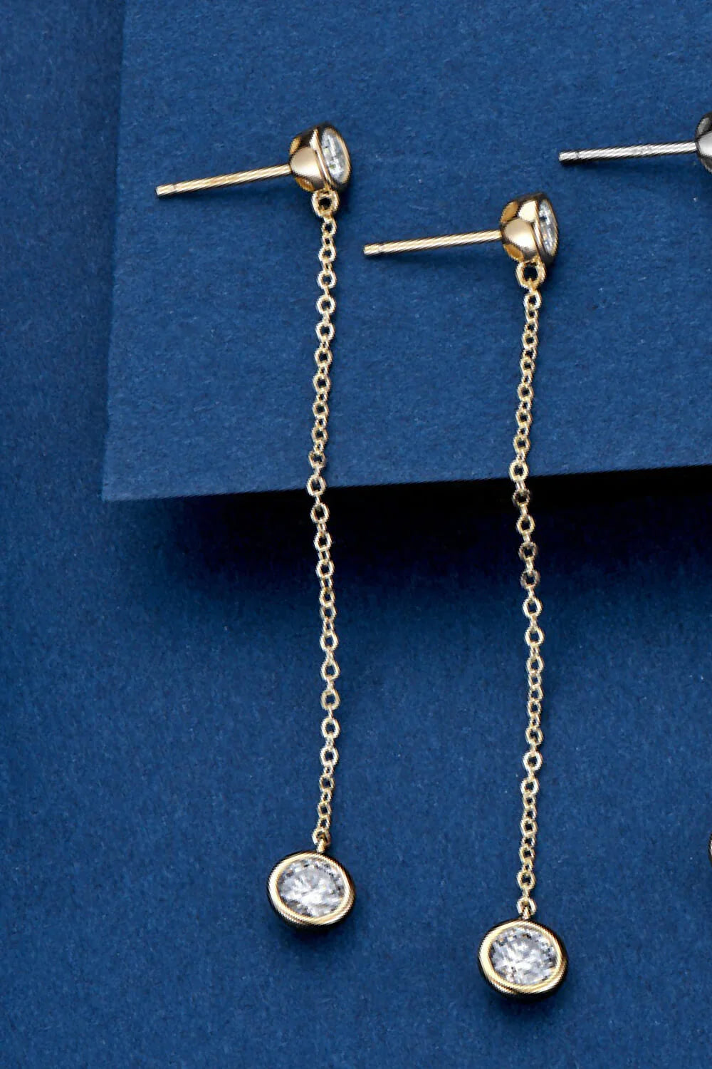 Lightweight Minimalist Moissanite Chain Earrings - Southern Shores Clothing