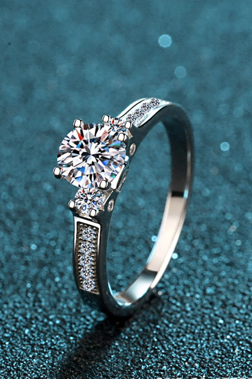 Lucky Charm Minimalist Moissanite Ring 0.8 Carat - Southern Shores Clothing