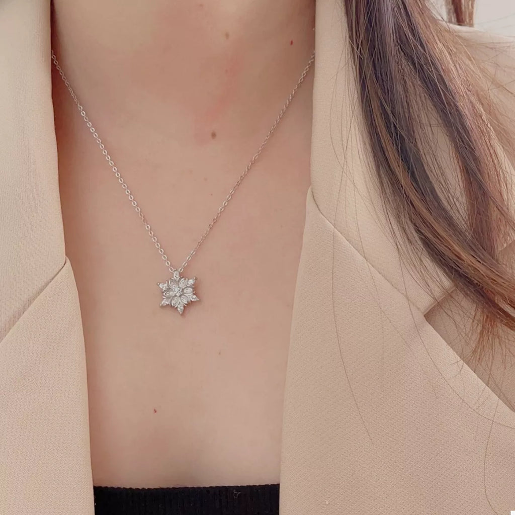 Southern Shores Sterling Silver Zircon Snowflake Necklace
