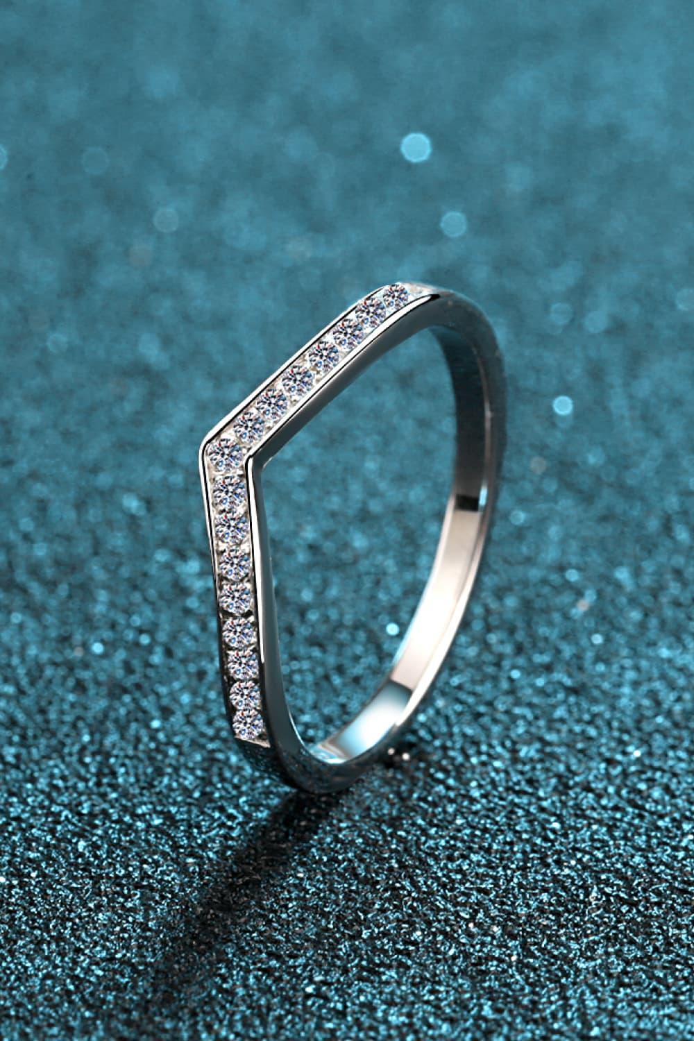 Minimalist Rhodium-Plated Moissanite Ring - Southern Shores Clothing