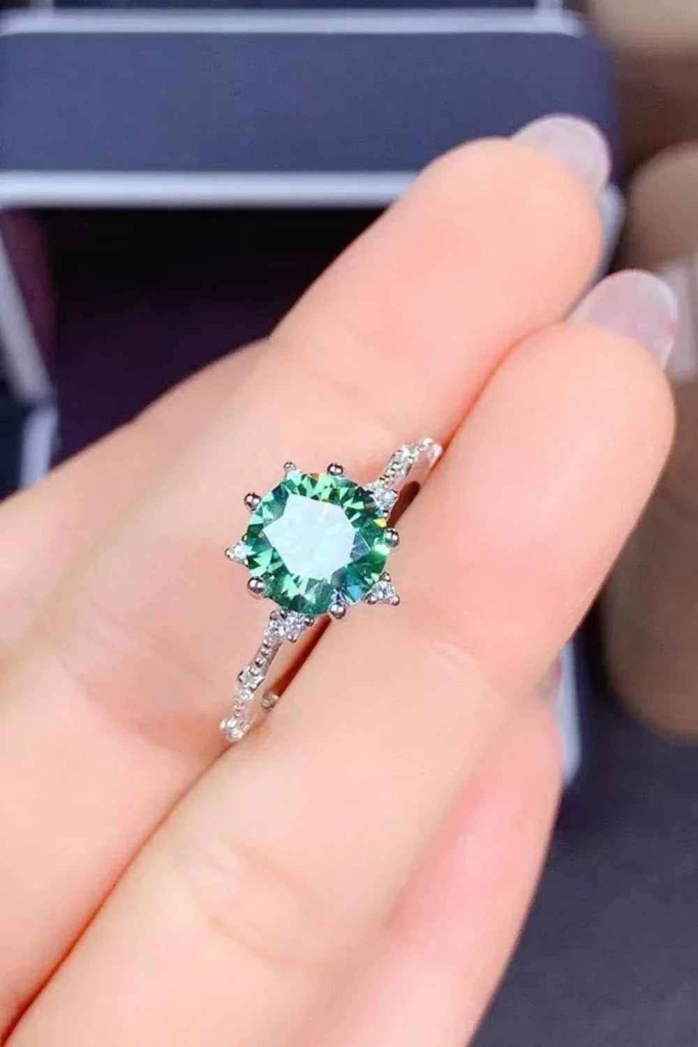 All Eyes On Me 1 Carat Platinum-Plated Moissanite Ring - Southern Shores Clothing