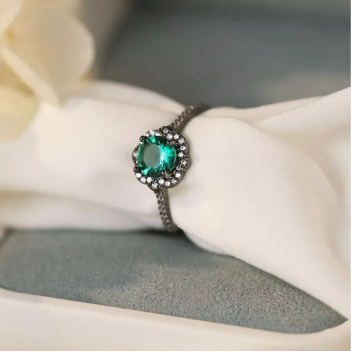 Sterling Silver Emerald Green Zircon Minimalist Ring - Southern Shores Clothing