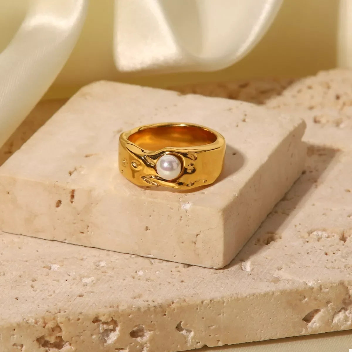18K-Plated Pearl Ring With Synthetic Pearl And Stainless Steel - Southern Shores Clothing