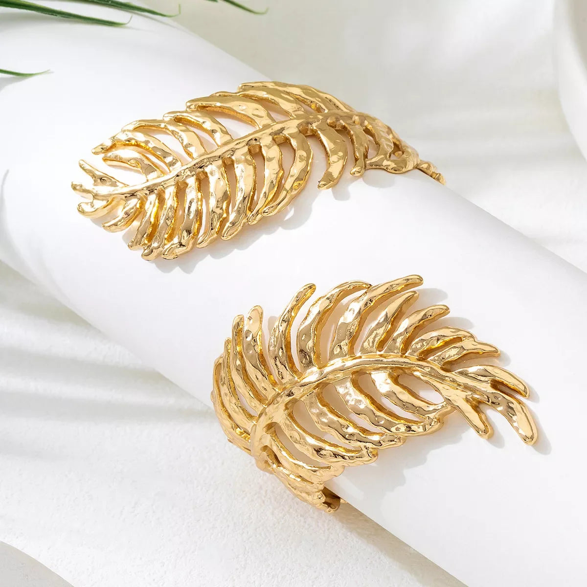 Leaf Bracelet With 18K Gold Plated Alloy - Southern Shores Clothing