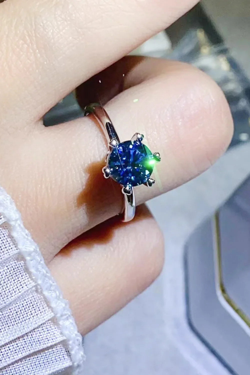 1 Carat Minimalist Moissanite Solitaire Ring - Southern Shores Clothing
