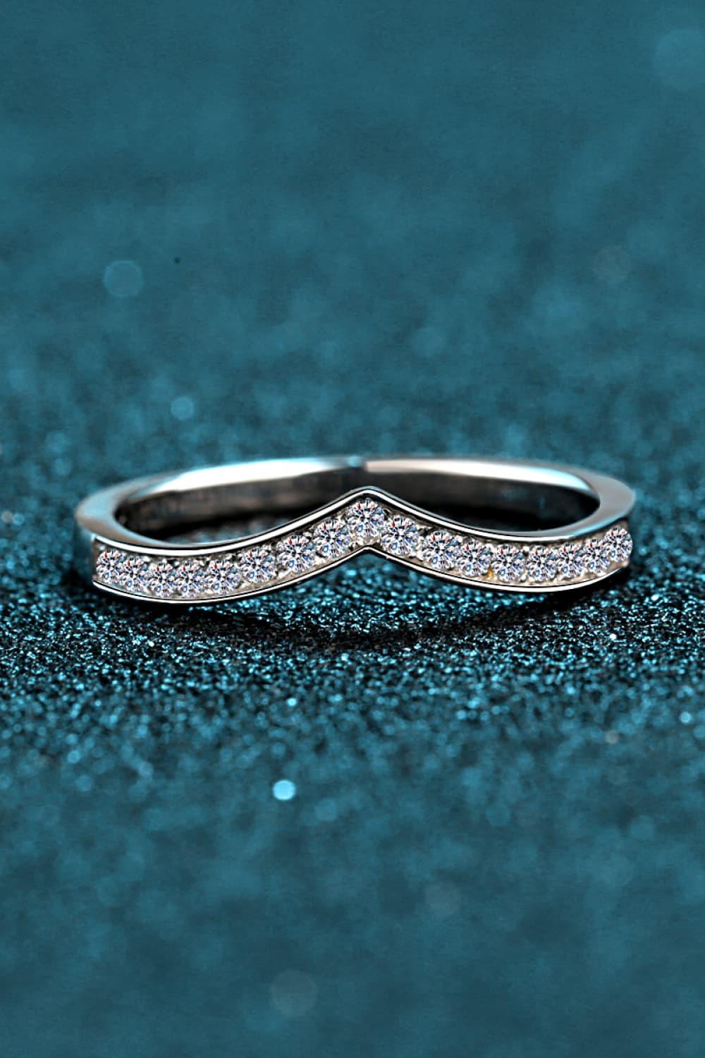 Minimalist Rhodium-Plated Moissanite Ring - Southern Shores Clothing