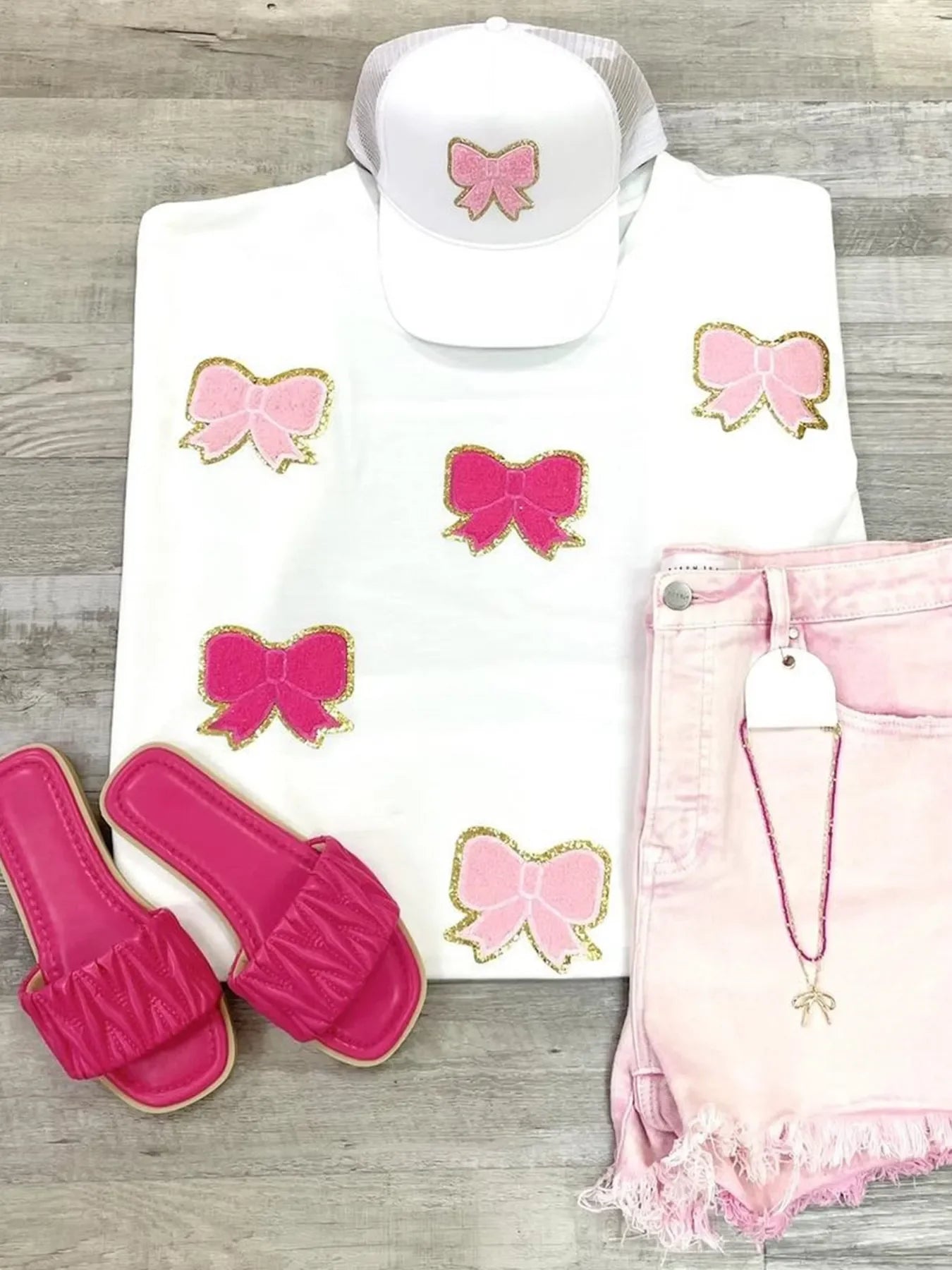 Oversized Bow Round Neck T Shirt With Applique - Southern Shores Clothing