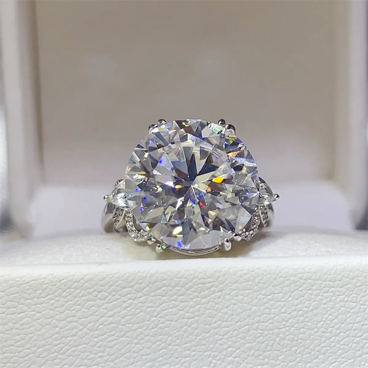 10 Carat Moissanite Sterling Silver Ring - Southern Shores Clothing