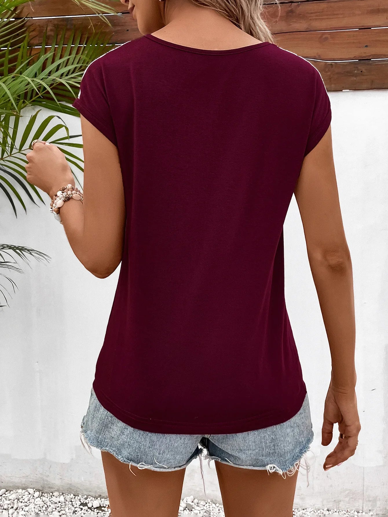 Spliced Lace V-Neck Twisted Hem Tee, Sleeveless Knit Top - Southern Shores Clothing