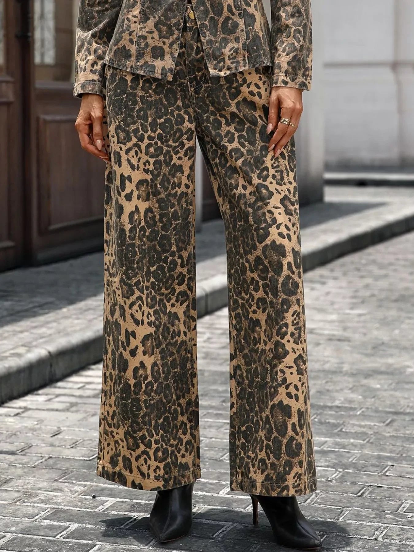 Coastal Leopard Wide-Leg Denim Jeans For Everyday Wear - Southern Shores Clothing