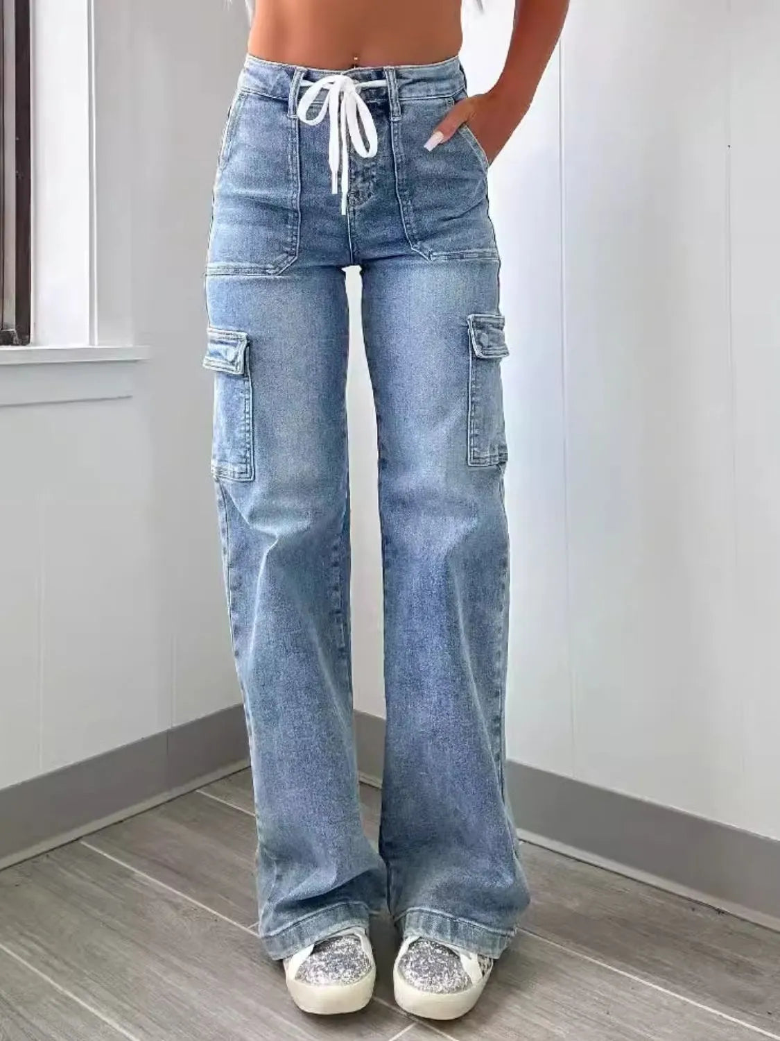 Women's Coastal Style Washed Jeans with Pockets