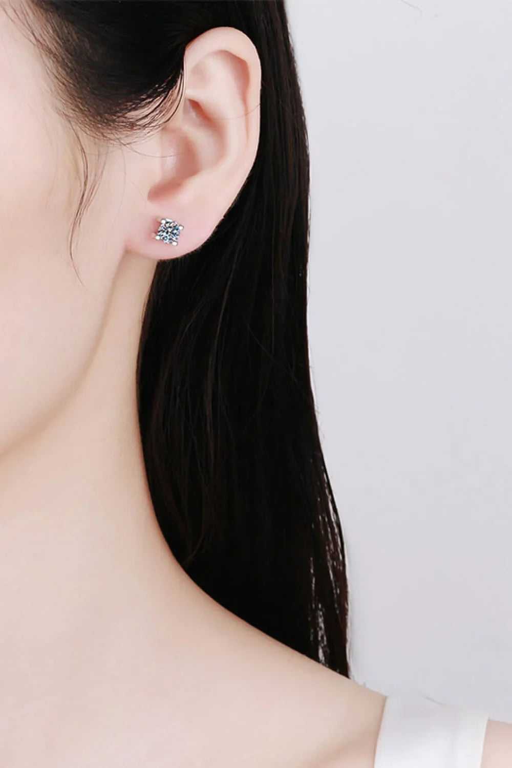 Minimalist 1 Carat Moissanite Stud Earrings - Southern Shores Clothing