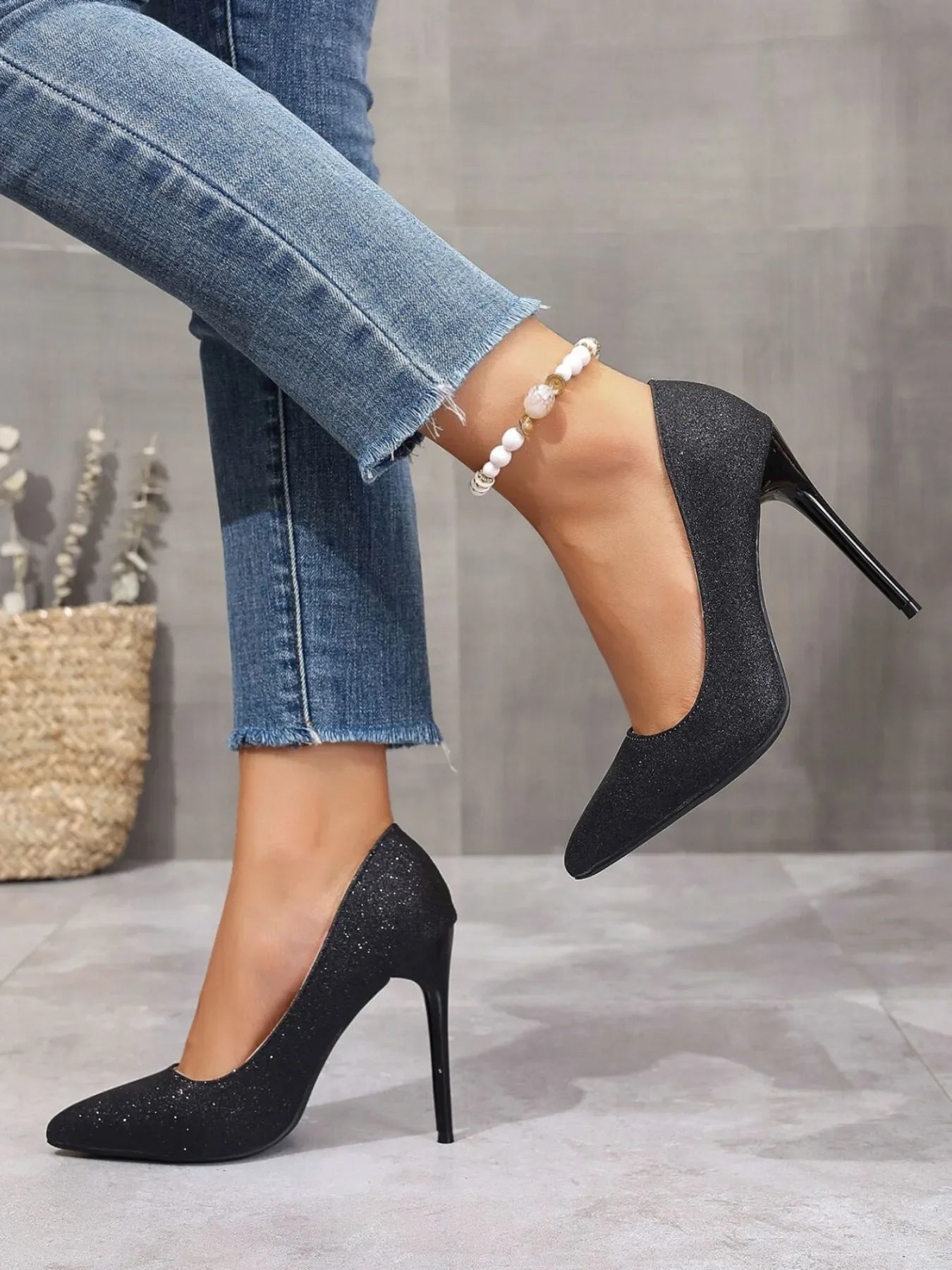 Elegant Point Toe Stiletto Pumps With High Heels