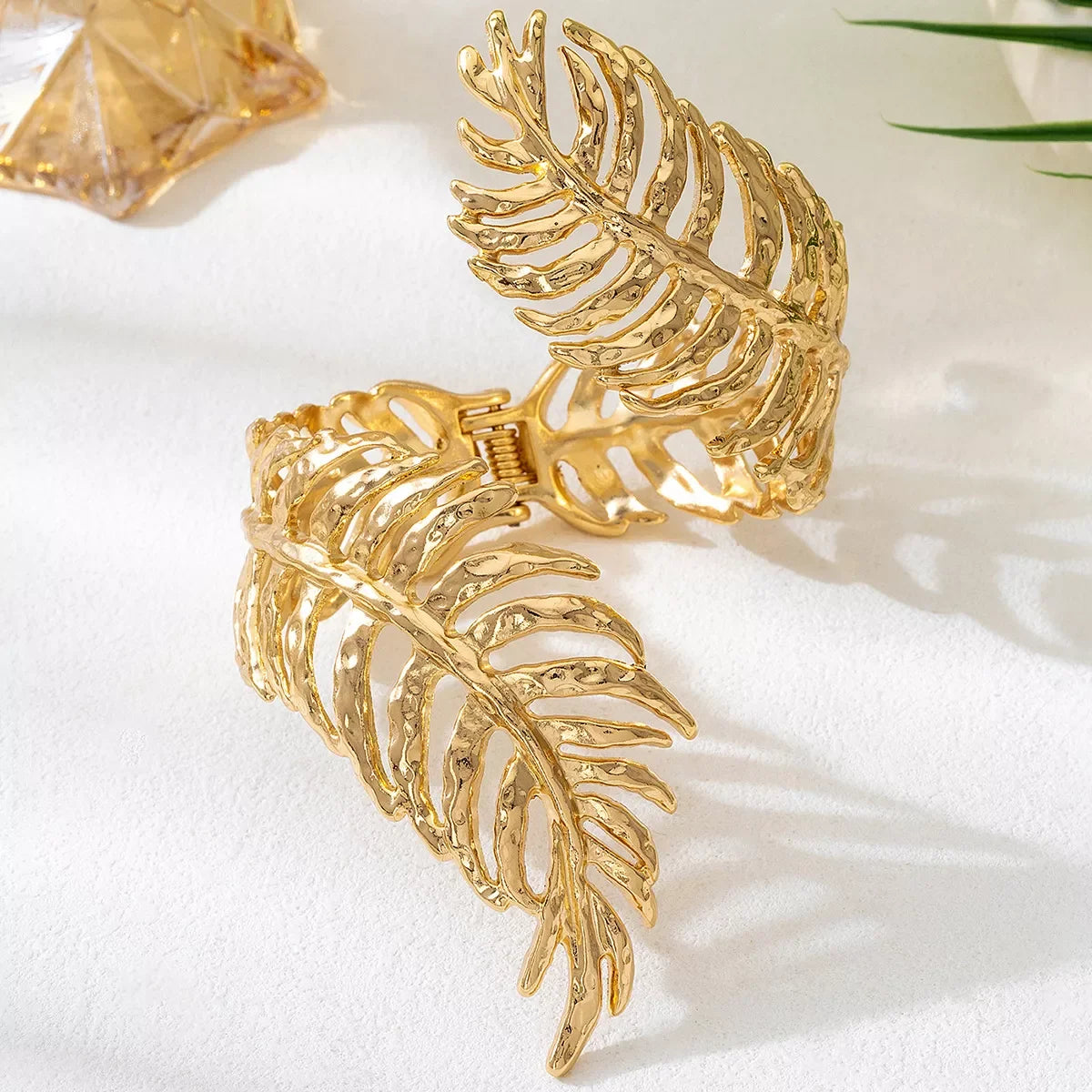 Leaf Bracelet With 18K Gold Plated Alloy - Southern Shores Clothing