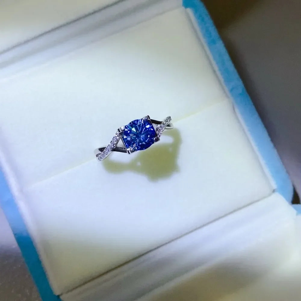 1 Carat Moissanite Crisscross Sterling Silver Ring - Southern Shores Clothing
