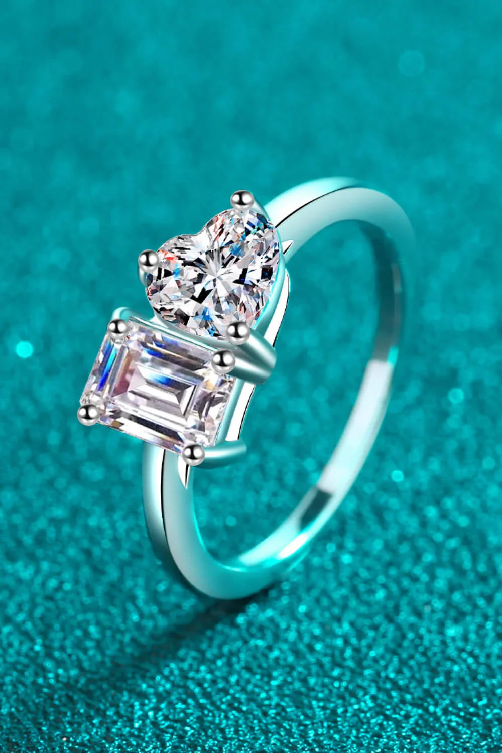 Rhodium-Plated Minimalist 2 Carat Moissanite Ring - Southern Shores Clothing