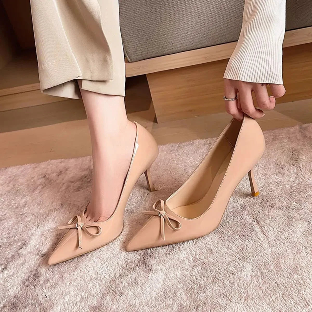 Bow Detail Pointed Toe Pumps Leather Mid Heel - Southern Shores Clothing