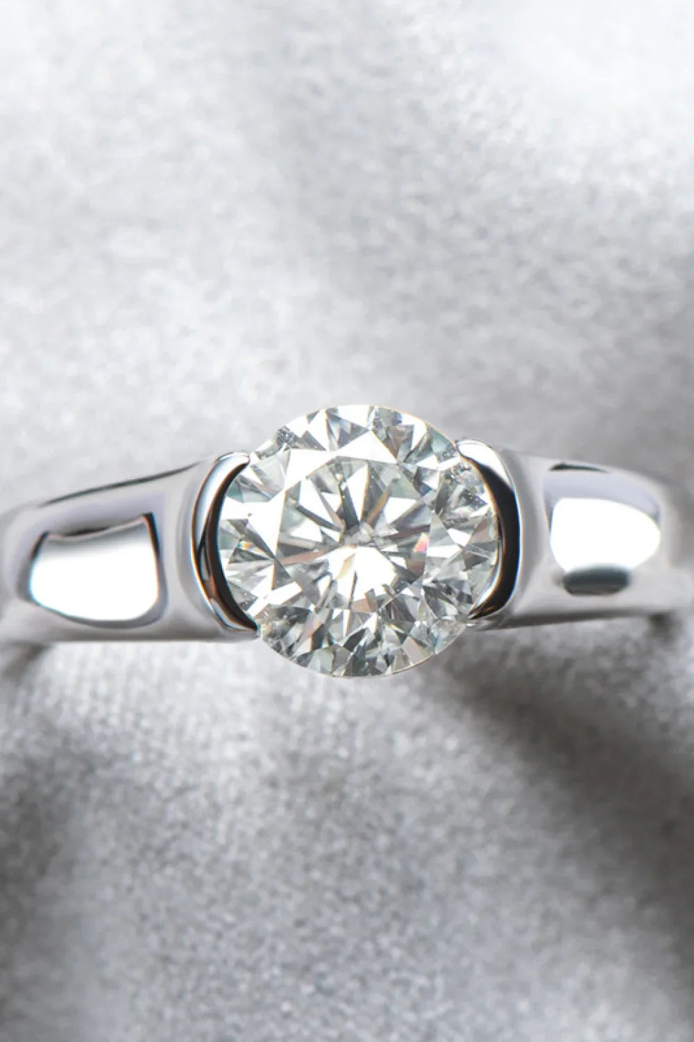 Minimalist 2 Carat Moissanite Platinum-Plated Ring - Southern Shores Clothing