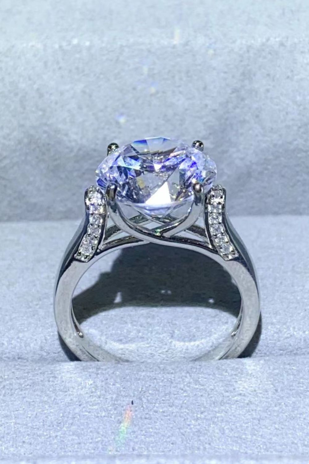 Southern Shores Minimalist 5 Carat Moissanite Platinum Ring