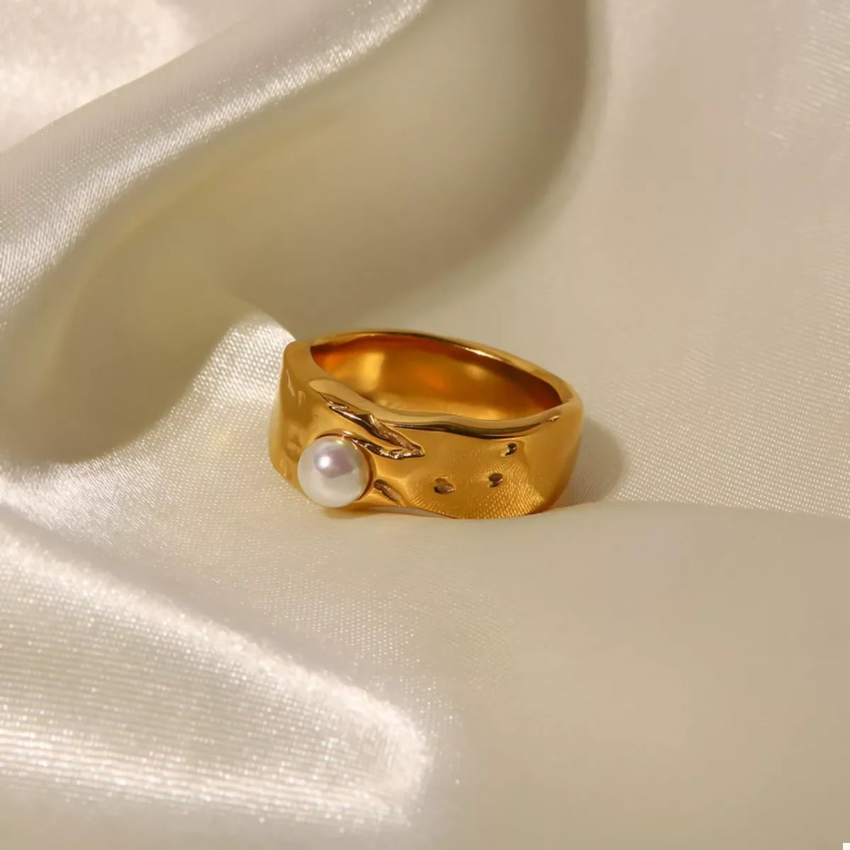 18K-Plated Pearl Ring With Synthetic Pearl And Stainless Steel - Southern Shores Clothing