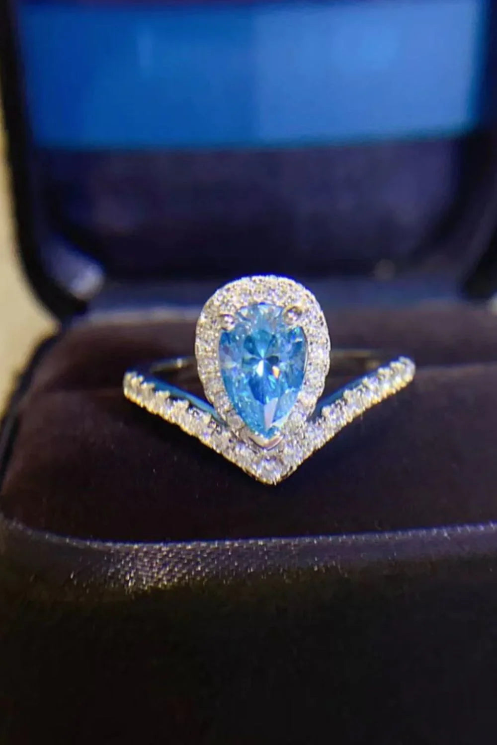1 Carat Pear Moissanite Heart Ring In Sterling Silver - Southern Shores Clothing