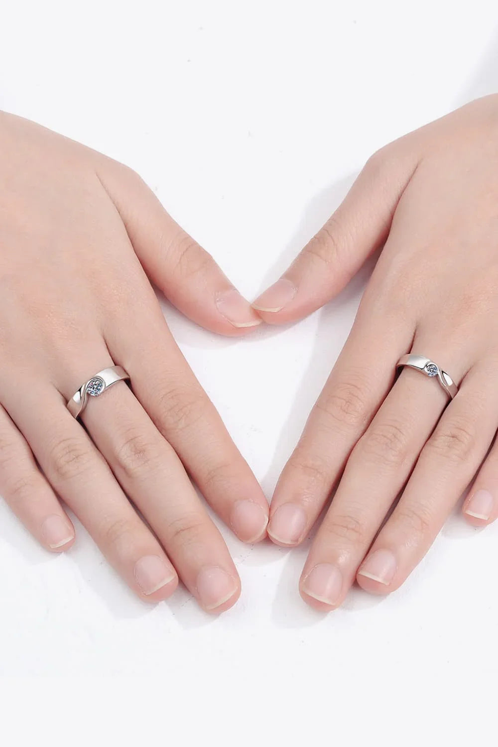 Minimalist Moissanite Sterling Silver Ring - Southern Shores Clothing