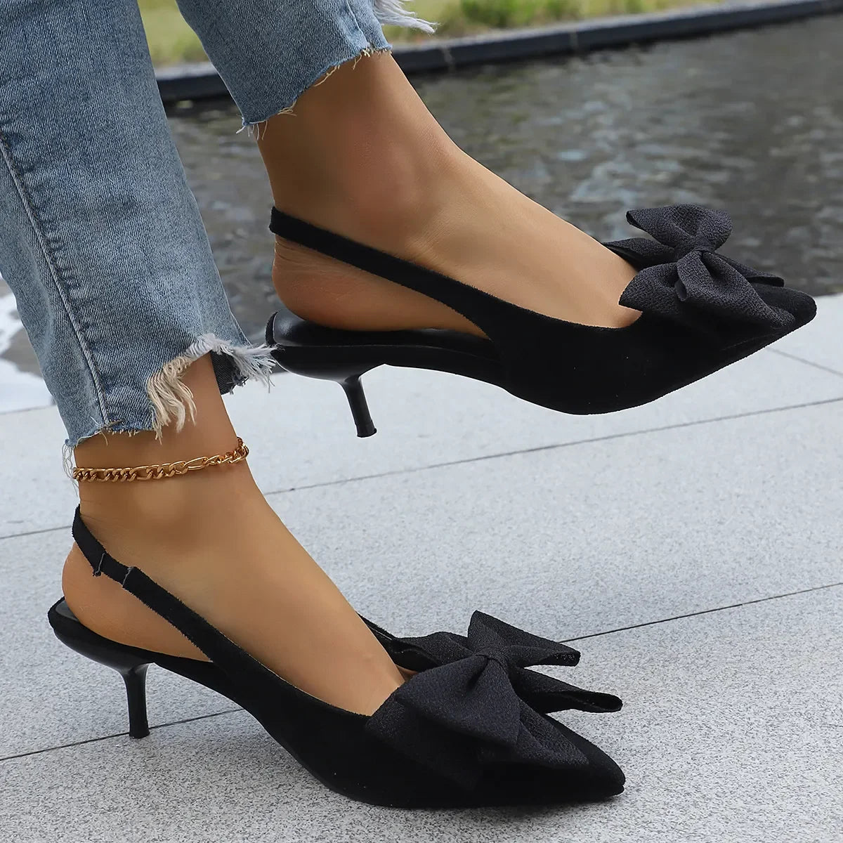Delicate Bow Point Toe Kitten Heel Pumps - Southern Shores Clothing