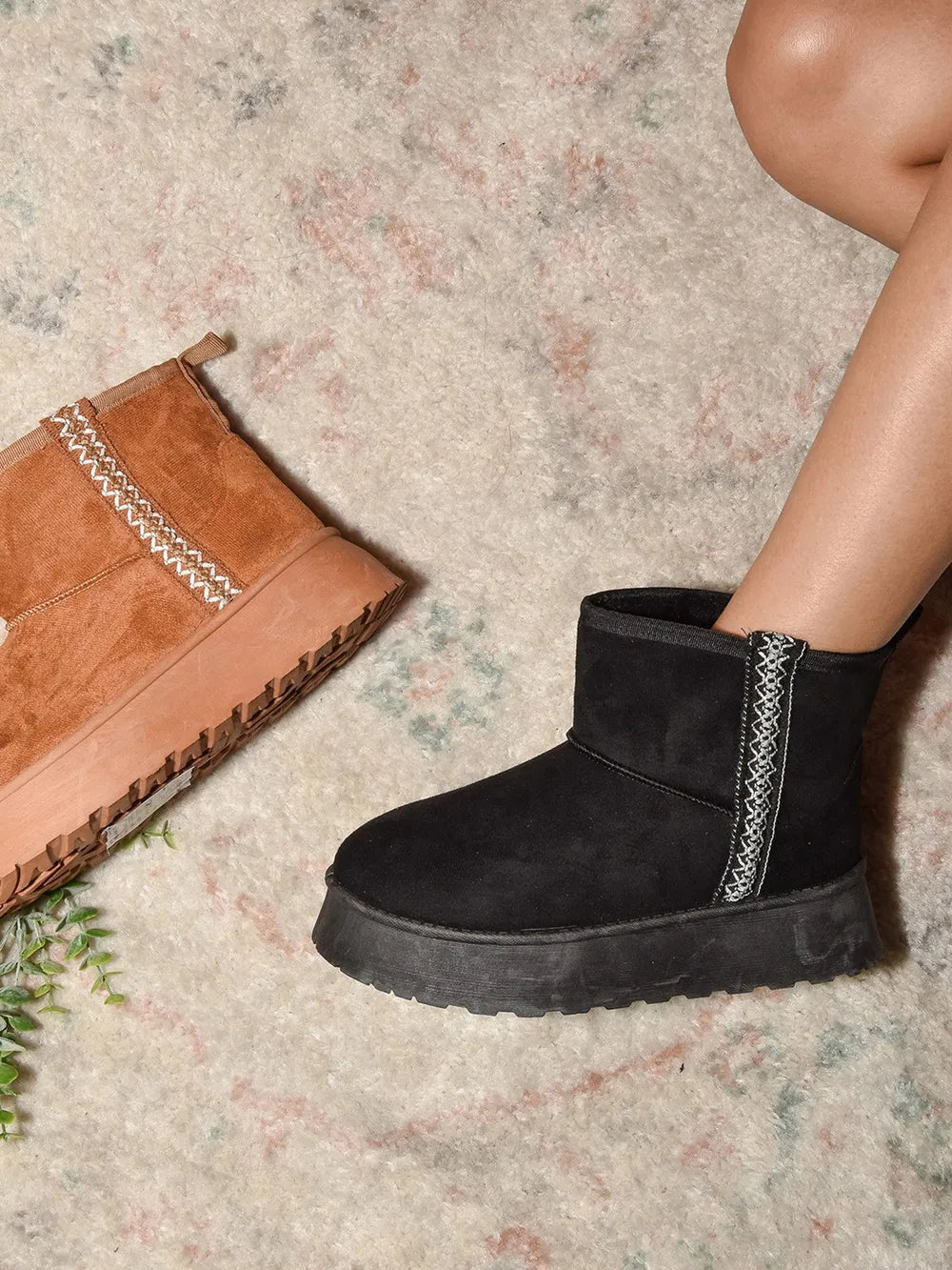 Round Toe Platform Boots For Casual Style