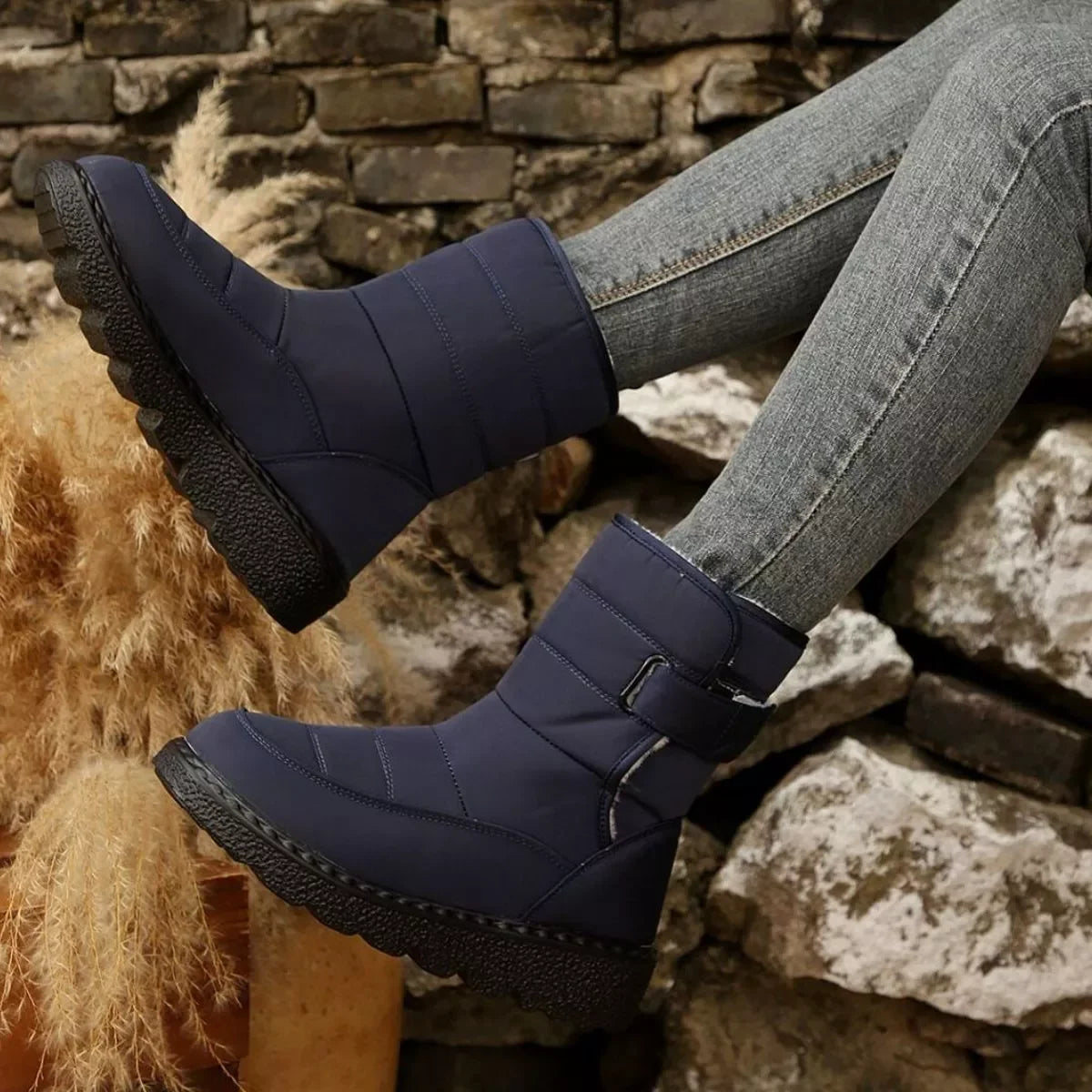 Round Toe Platform Boots With Flat Heel Style