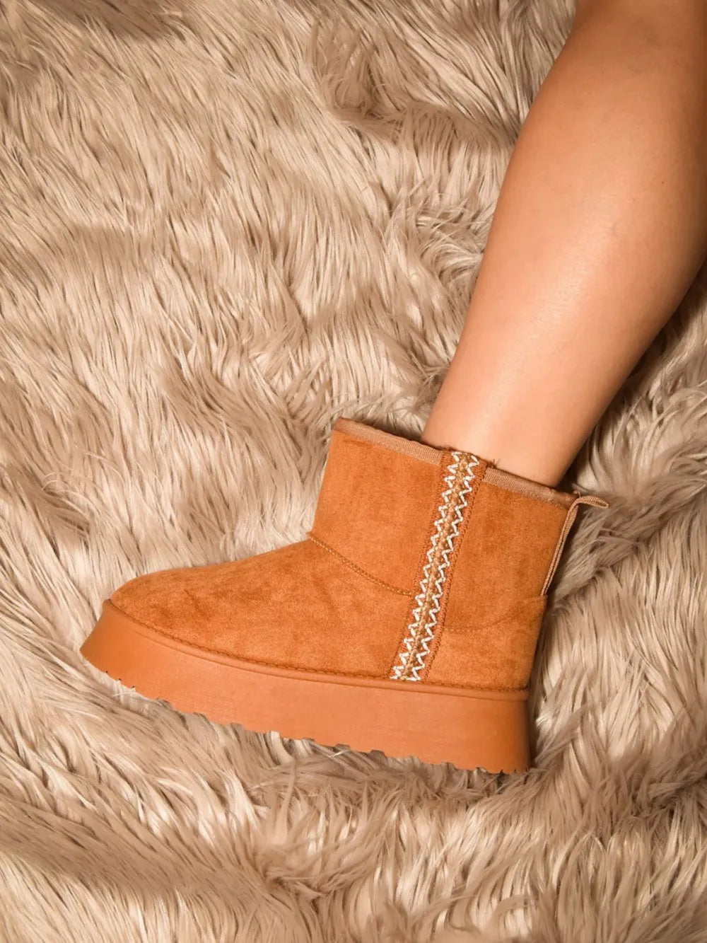 Round Toe Platform Boots Modern Casual Style