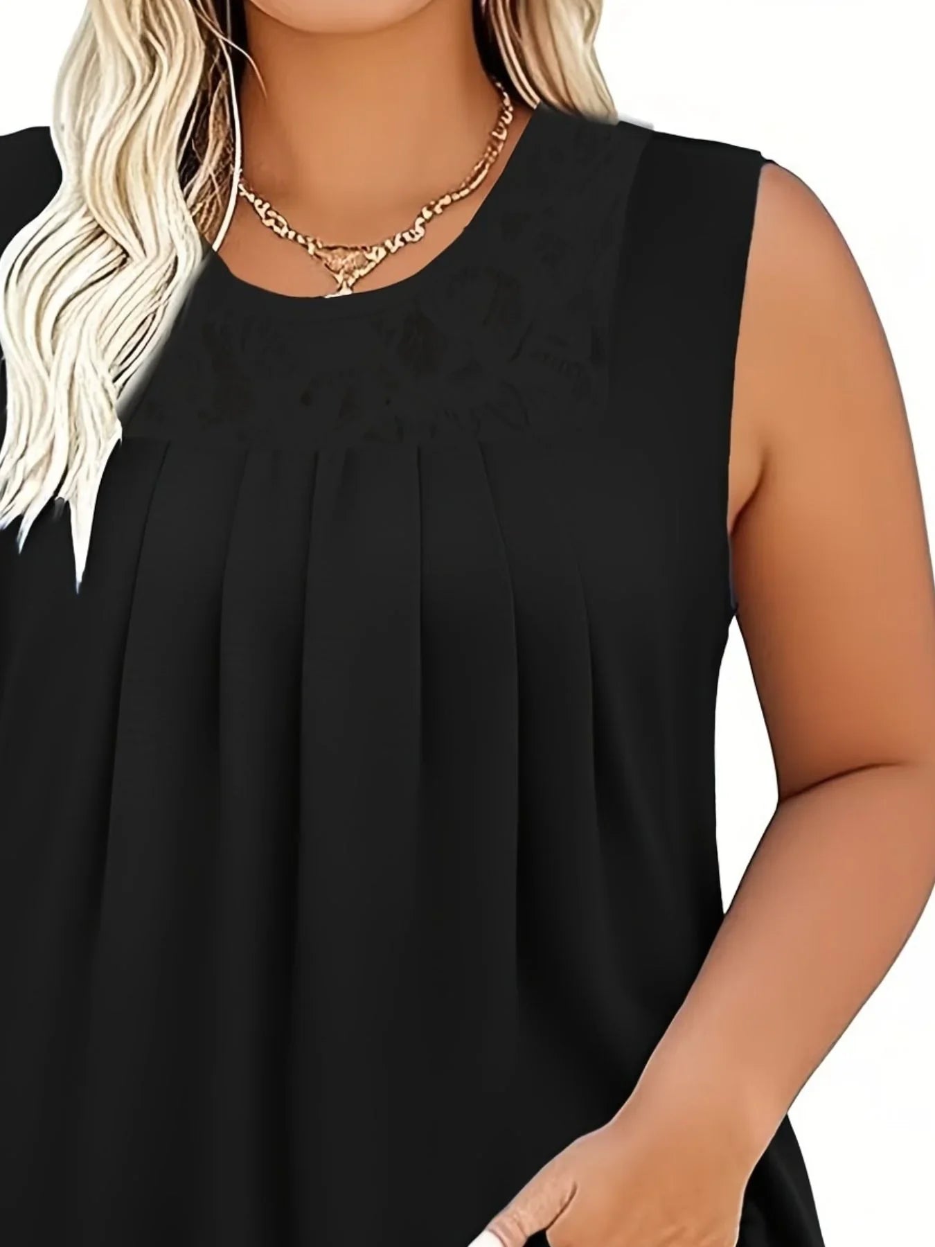 Plus Size Lace Trim Round Neck Tank Top With Sleeveless Design - Southern Shores Clothing