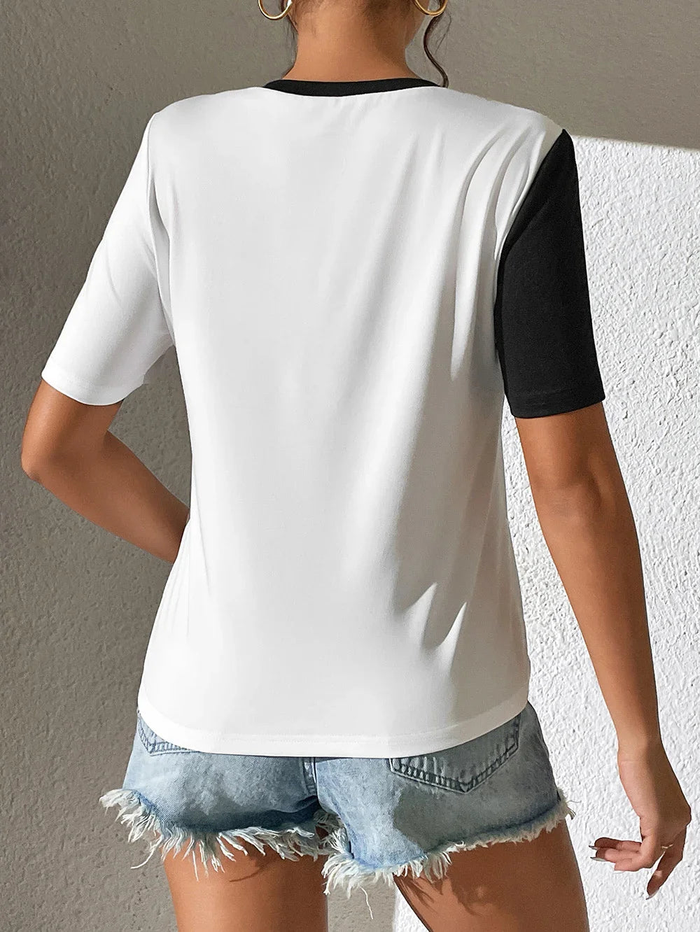 Contrast Round Neck Short Sleeve Tee, Relaxed Fit - Southern Shores Clothing