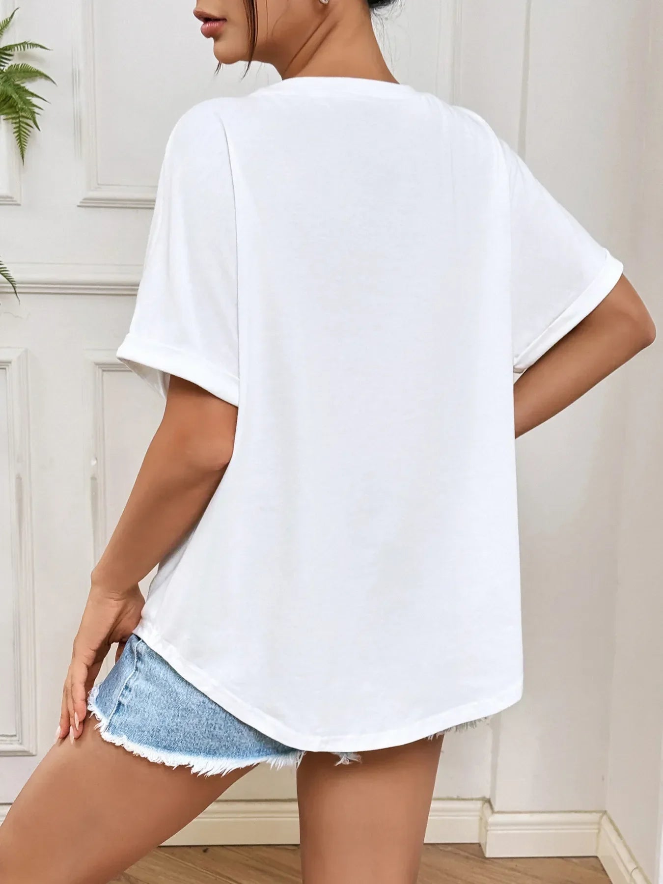 Oversized Bow Round Neck T Shirt With Applique - Southern Shores Clothing