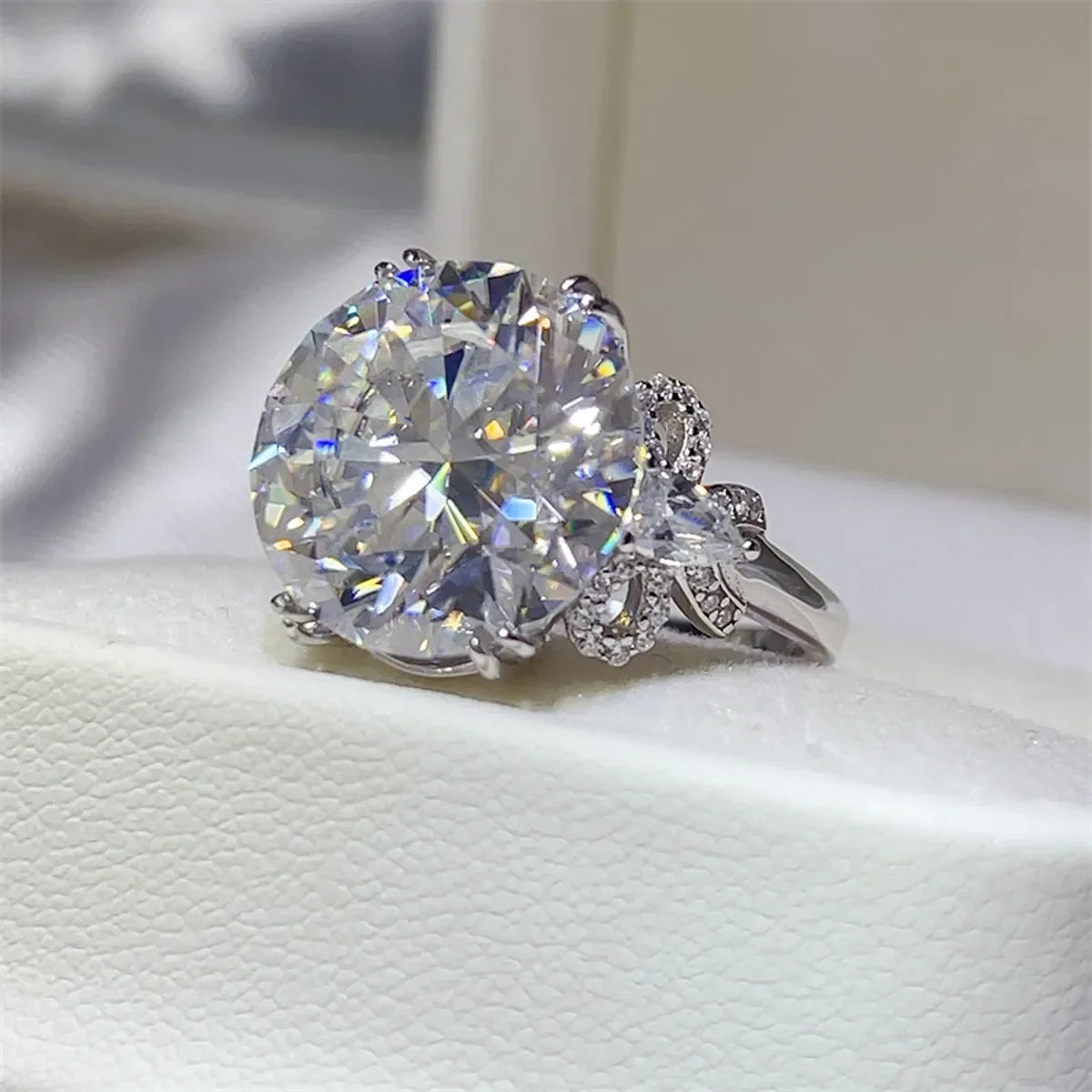 10 Carat Moissanite Sterling Silver Ring - Southern Shores Clothing