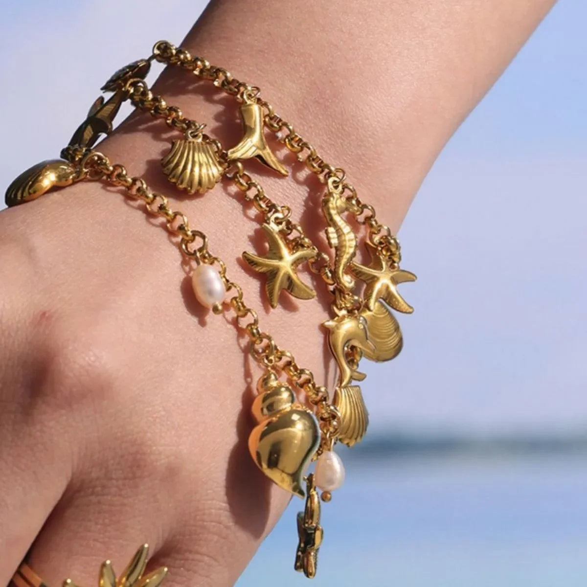 18K Gold-Plated Sea Shell Bracelet With Adjustable Fit - Southern Shores Clothing