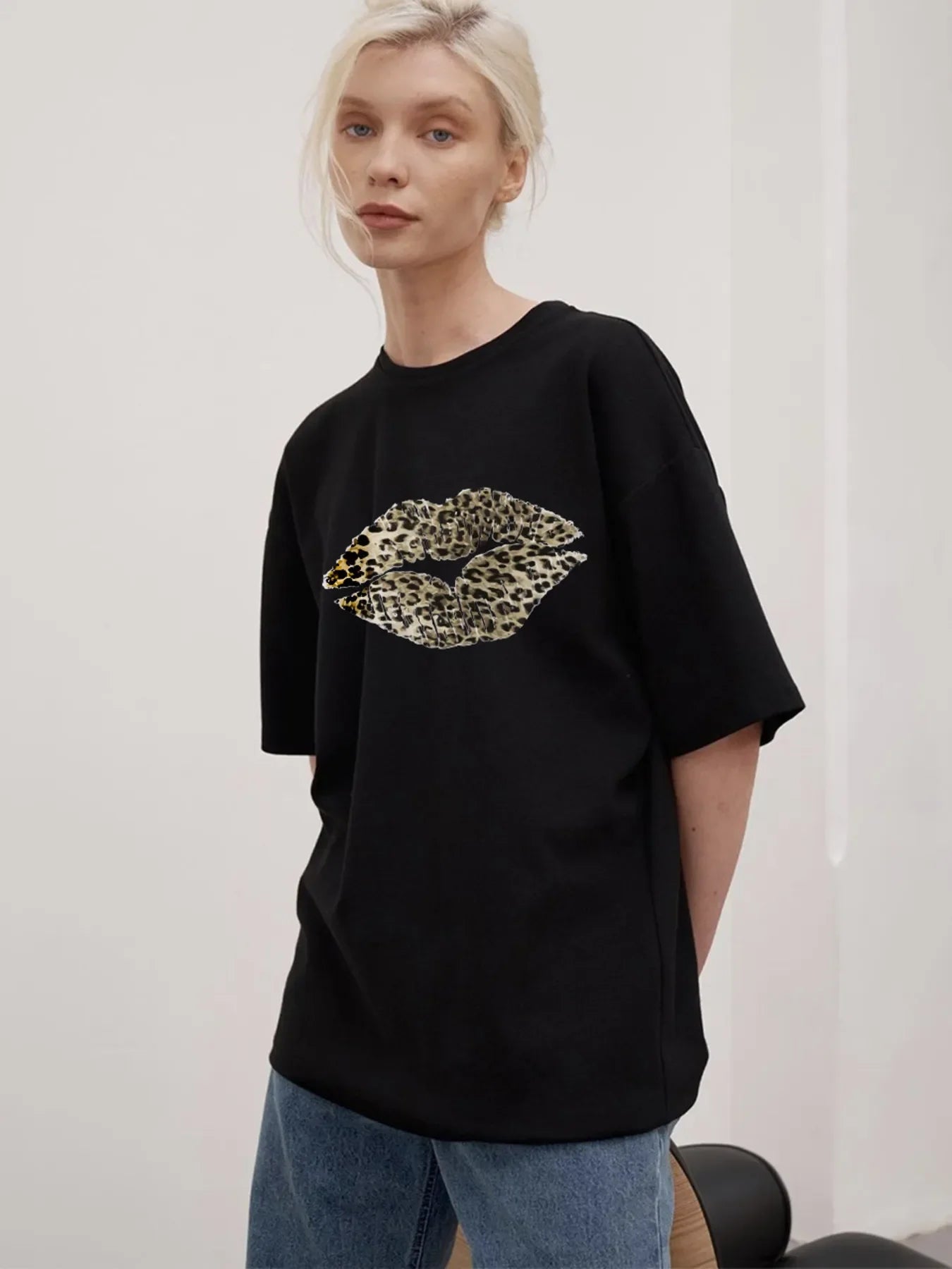 Leopard Lips Round Neck Oversized T Shirt - Southern Shores Clothing
