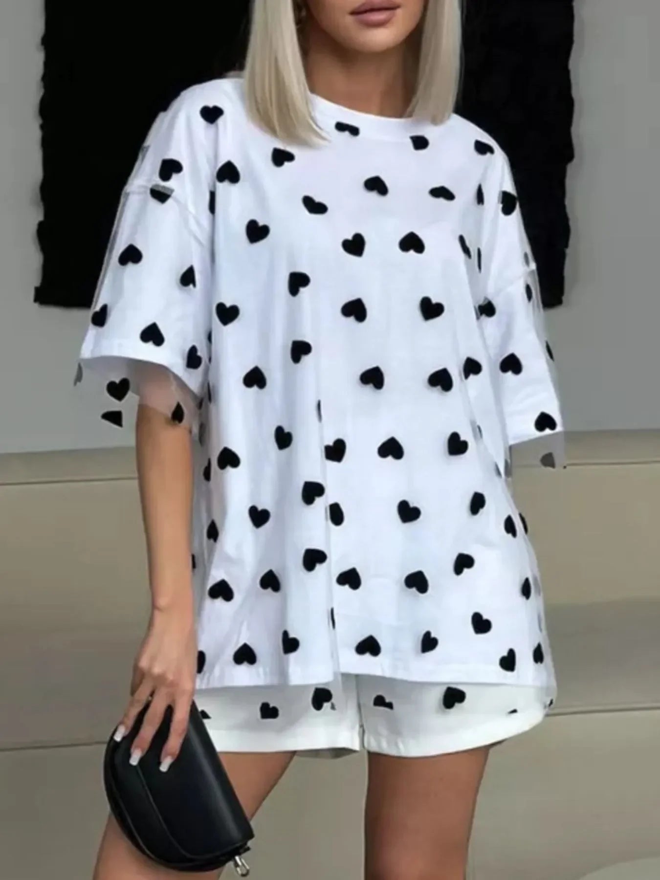 Oversized Heart Print T Shirt For Everyday Wear - Southern Shores Clothing