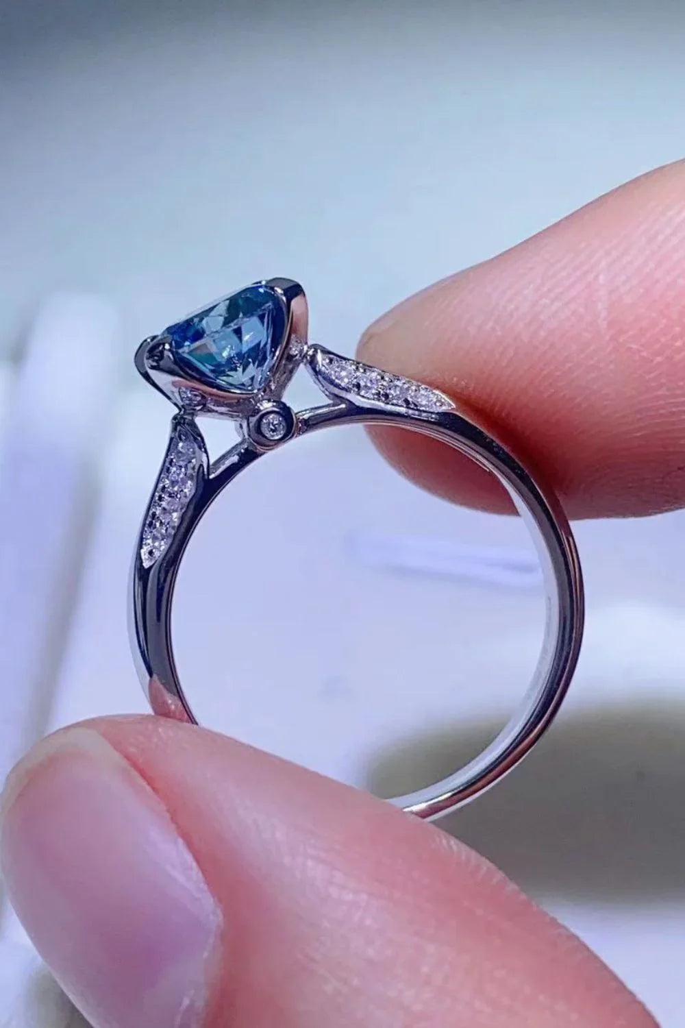1 Carat Moissanite 4-Prong Sterling Silver Ring - Southern Shores Clothing