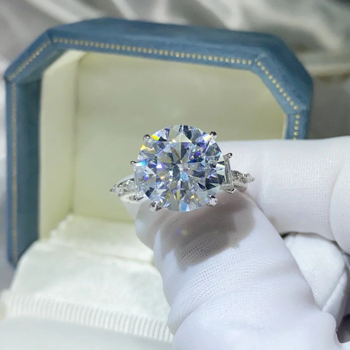 Sterling Silver Moissanite Ring With Center Stone And Side Stones - Southern Shores Clothing