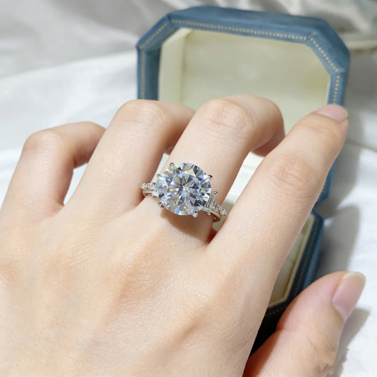 Sterling Silver Moissanite Ring With Center Stone And Side Stones - Southern Shores Clothing
