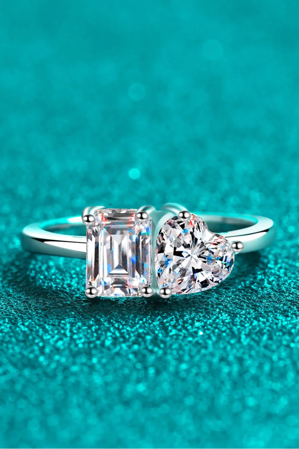 Rhodium-Plated Minimalist 2 Carat Moissanite Ring - Southern Shores Clothing